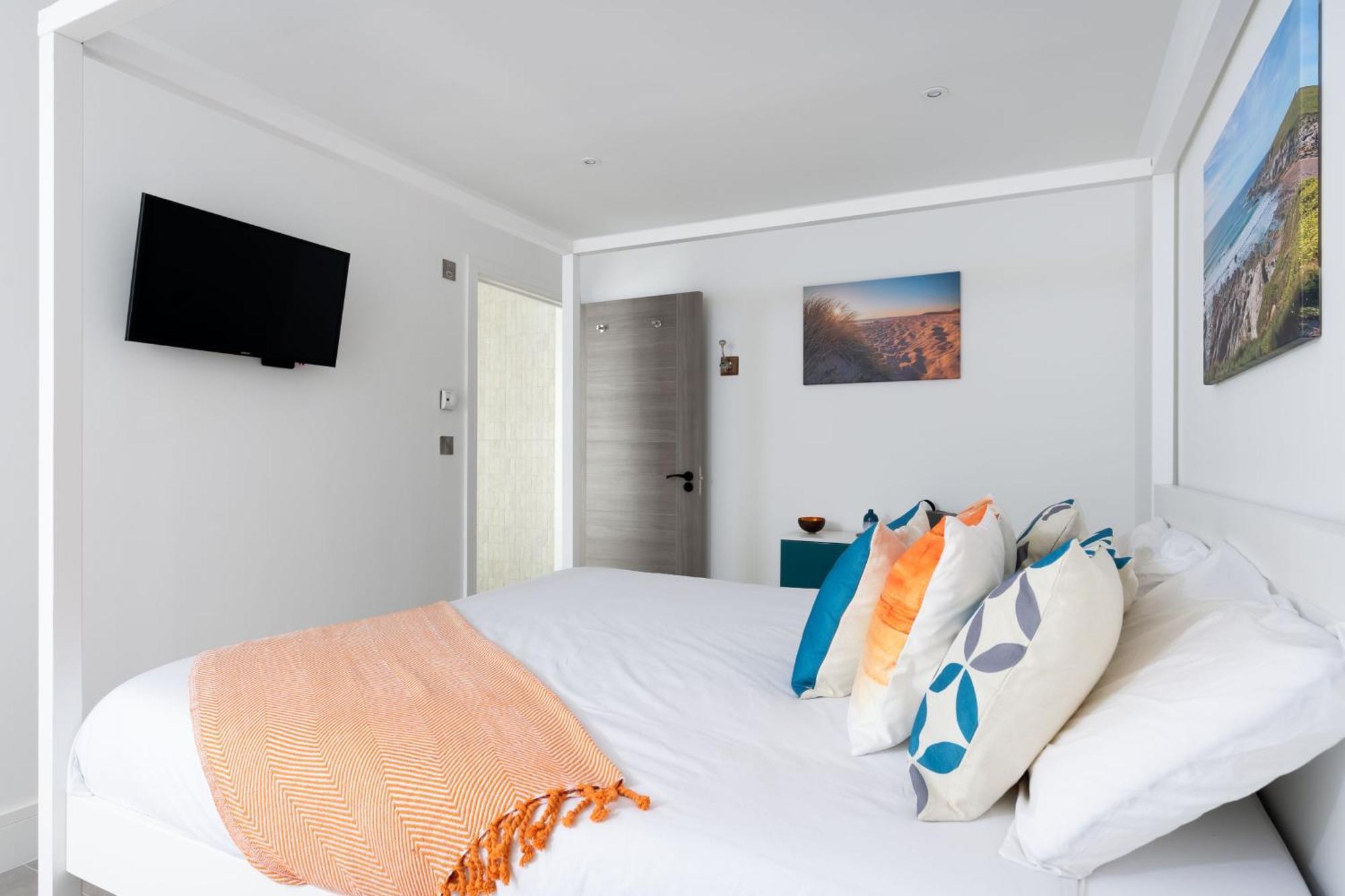 1 Cliff Edge In Newquay Holiday home *